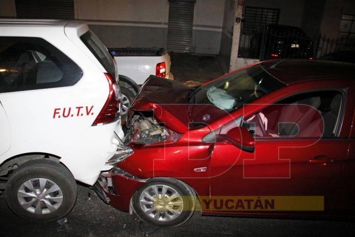 Por no frenar a tiempo desgració un taxi y su Aveo