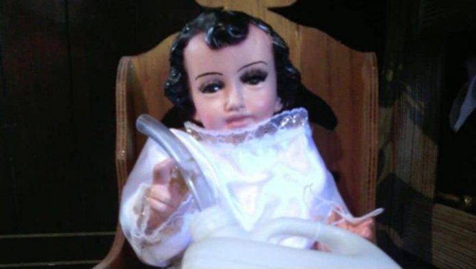 Condena iglesia católica culto al Santo Niño 'huachicolero'