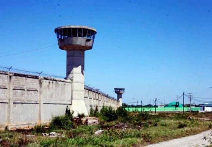 Dan a 8 años de bote a expoli abusador de hijastra