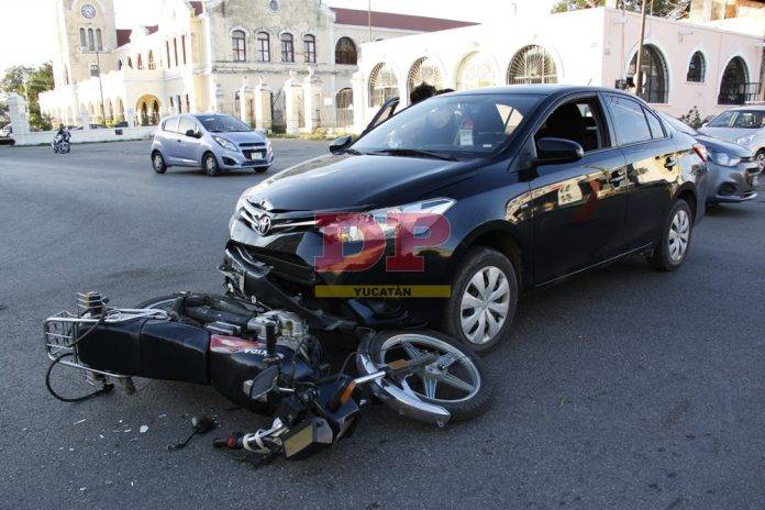 Cegatona 'levanta' a motociclista