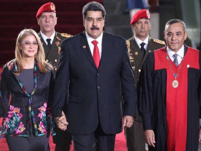 Maduro grita ¡viva México! durante toma de protesta