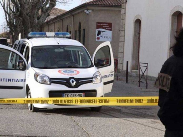 Comando armado rescata a reo en la puerta del tribunal