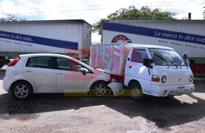 Se le metió de ladito... a la camioneta