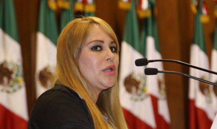 Exdiputada confirma romance con El Chapo y da detalles de sus 'bisnes'