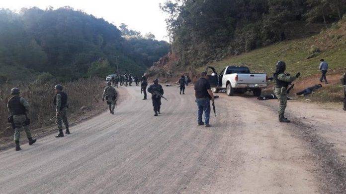 Brutal enfrentamiento entre comunitarios y comando armado deja 10 muertos