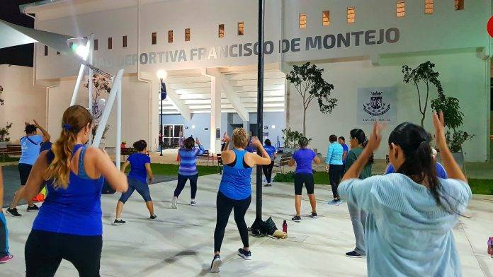 Un cuadrangular de básquetbol femenil forma parte de los eventos para celebrar desde hoy el primer añito de la Unidad.