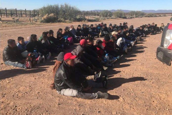 Detienen a migrante infectado con bacteria come carne
