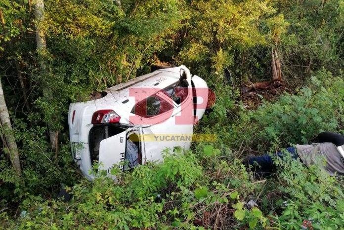 Por evitar 'majar' a un motoneto conductor vuelca su nave