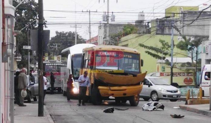 Choque múltiple en cruzamiento conflictivo de la 62 x 43