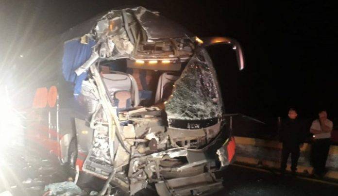 Duelo de titanes deja saldo de costosos daños