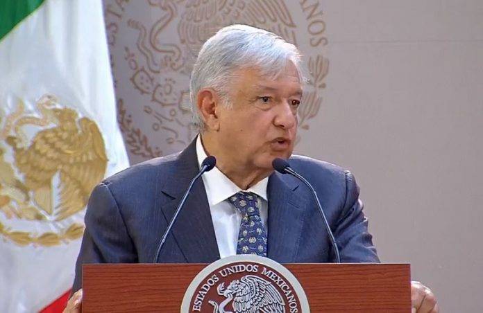 54% de tuiteros desaprueban estrategia de AMLO contra huachicol