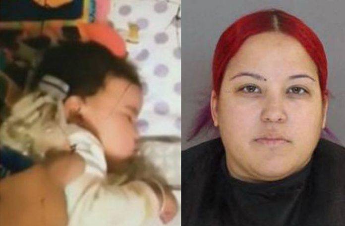 Decide vengarse de su bebé porque no la deja dormir (video)