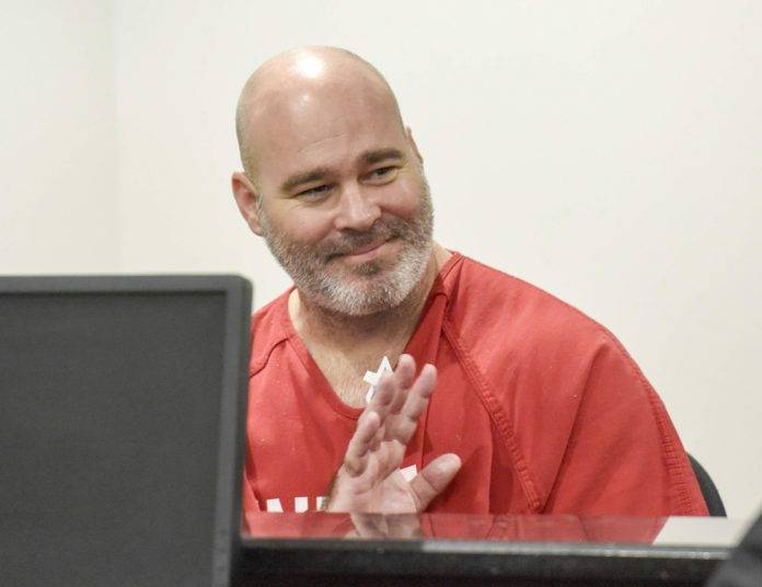Liberan a sujeto que estuvo preso 30 años, siendo inocente
