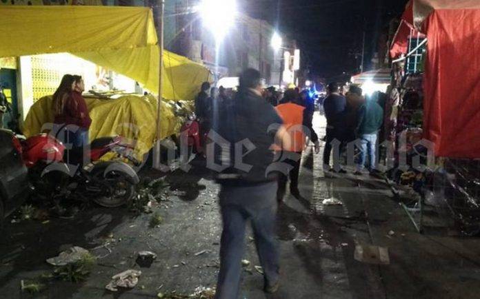 Una balacera alcanzó a dos personas inocentes en San Martín Texmelucan, Puebla.
