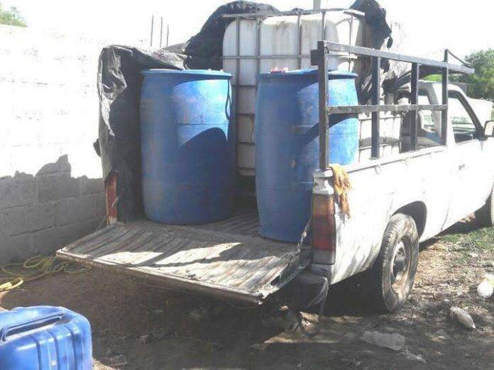 Un enfrentamiento entre grupos dedicados al robo de combustible dejó este jueves en Tula de Allende un muerto.