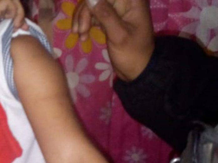 Rescatan a niños que eran golpeados por su mamá y su padrastro
