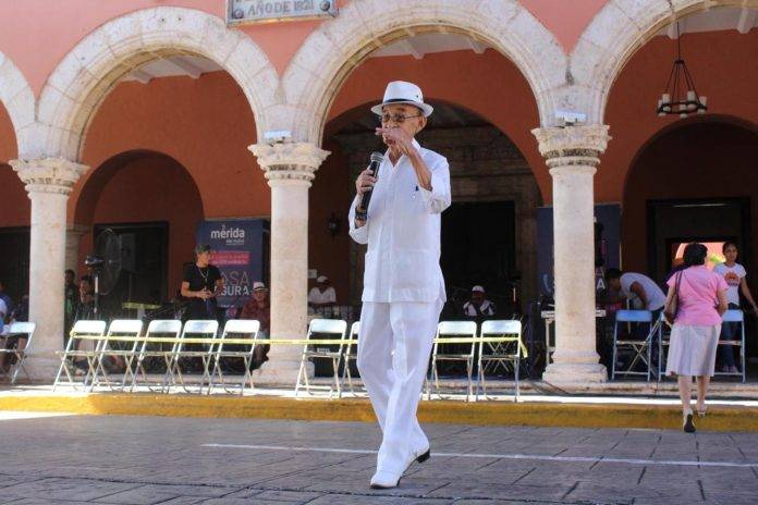 Antonio Marín y Aguilar dedicó primero su vida a la docencia y después a la locución.