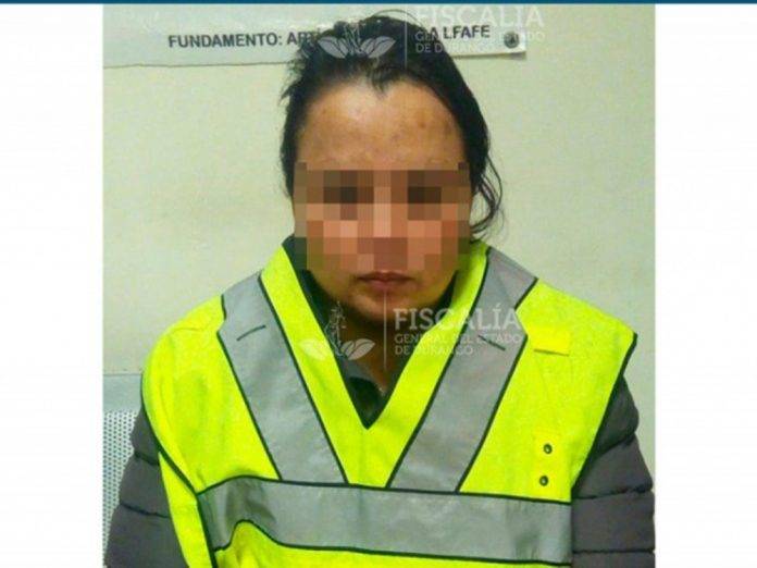 Encarcelan a la señora que azotó a su hijo grosero con un cable