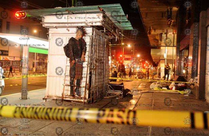 Joven punk se suicida en la vía pública