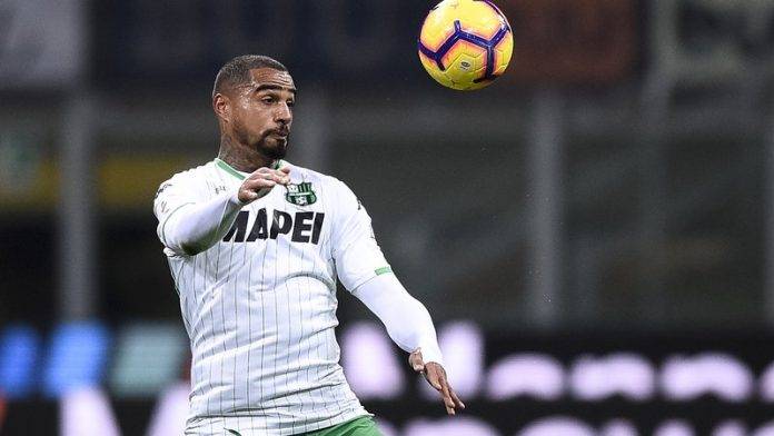 El mamey Kevin Prince Boateng le ganó al habilidoso Carlos Vela el puesto.