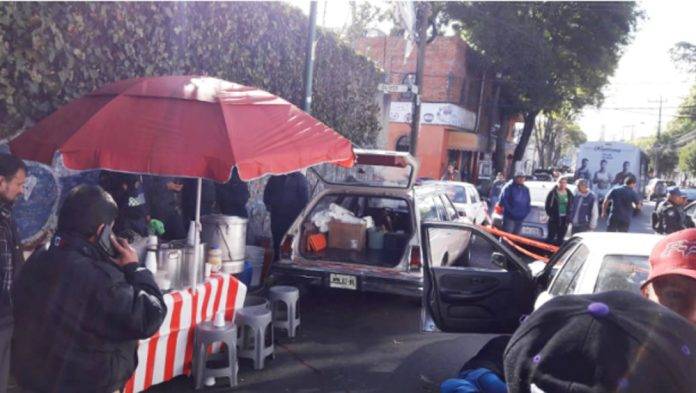 Tamalero, cansado de pagar derecho de piso, mata a sus extorsionadores