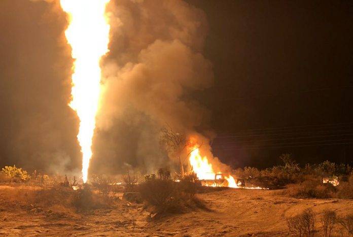 Explota toma clandestina de combustible, hay tres muertos