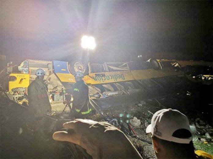 Tornado destroza todo a su paso en La Habana; al menos 3 muertos
