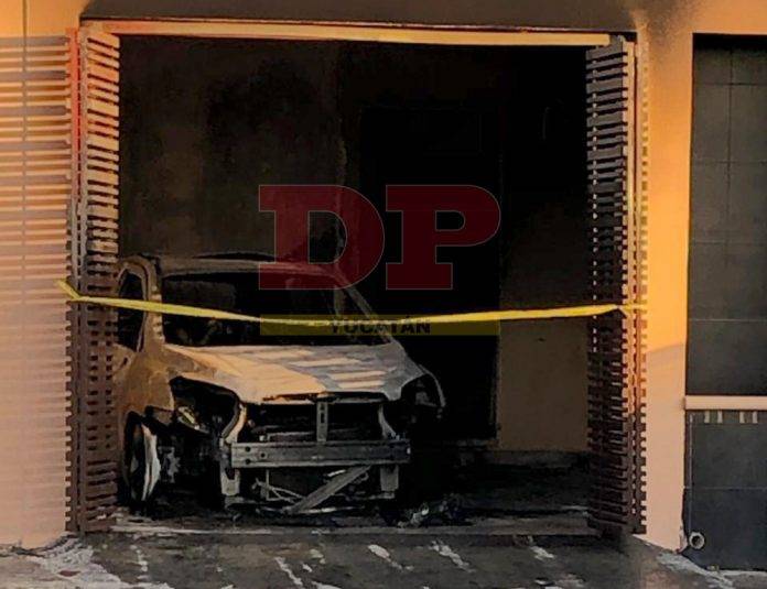 Queman casa con todo y auto en colonia Nuevo Yucatán