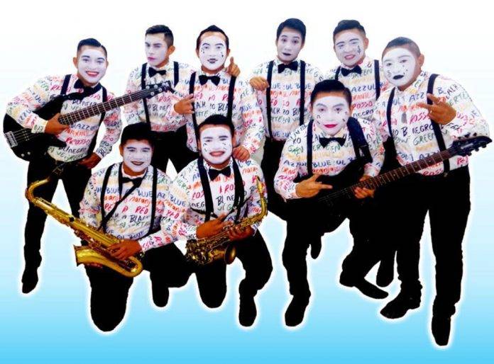 Música y algo más: extranjeros desplazan a músicos yucatecos