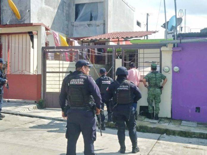 Toma a bebé de rehén y dispara a otra niña; son hijas de un regidor