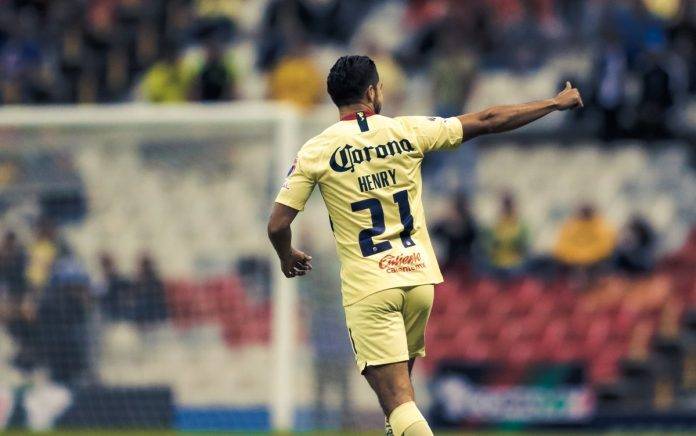 Henry Martín volvió a levantar la mano e hizo dos tantos.