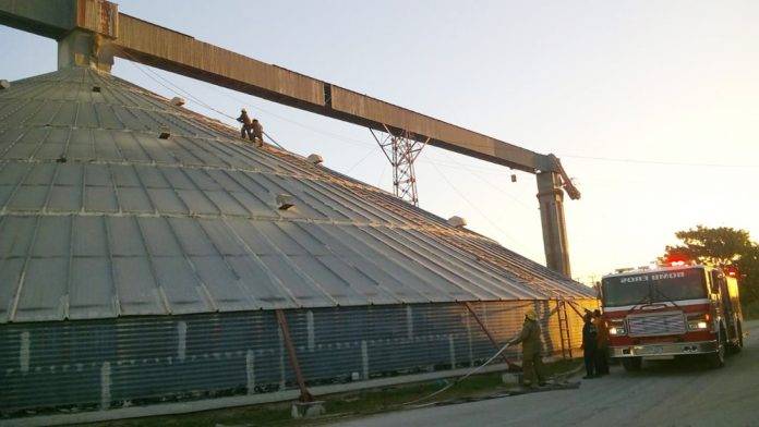 Se incendia un depósito de granos en el periférico de Mérida