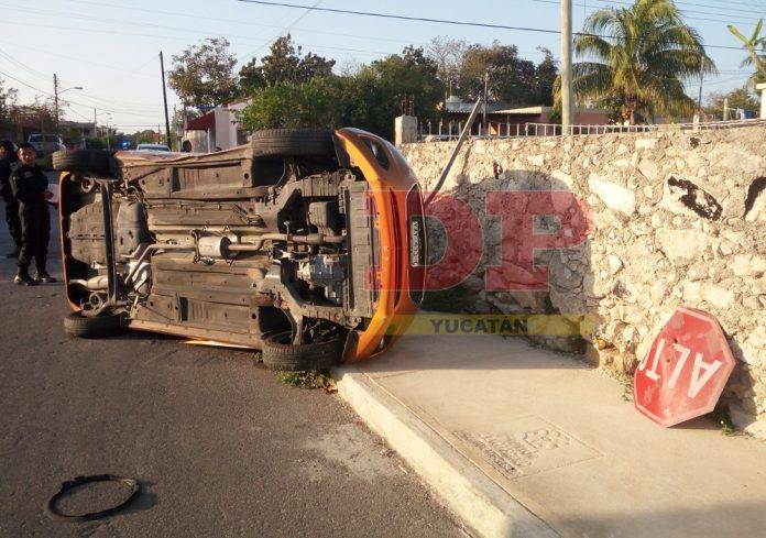 Matiz se prende a un Beat y lo manda a volar y a volcar