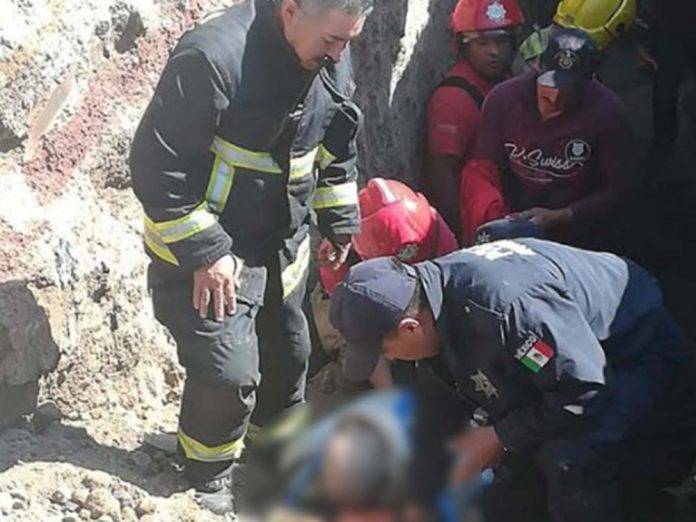 Muere trabajador aplastado en un derrumbe