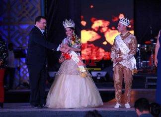 Arranca el Carnaval de Mérida: coronan a Abejita y Cocotazo El alcalde Renán Barrera y la Síndico Municipal, Diana Canto, con los reyes Abejita y Cocotazo.