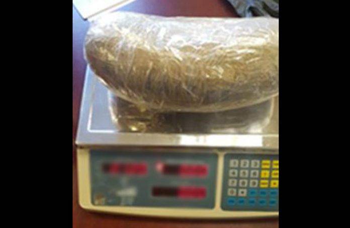 Arrestado por andar con 2 kilos de heroína en los chones