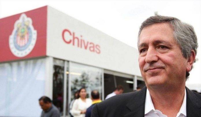Vergara no solo está vivo sino que dijo que mandará a sus abogados a poner en su lugar al chistoso que hizo creer que estaba muertito.