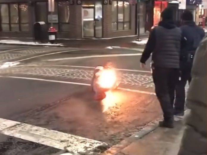 Se incendia luego de recibir descarga eléctrica