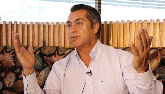Jaime Rodríguez Calderón, quien hace unos meses pensaba en ser presidente de todo México, ahora habla mal de la gente del sureste.