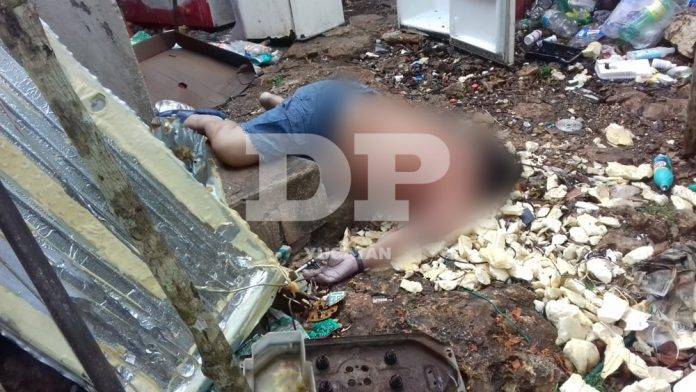 Se aferró a la botella hasta que La Parca llegó