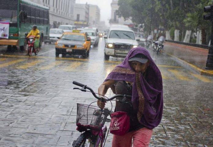 Agarra tu sombrilla que se espera lluvia por la tarde-noche