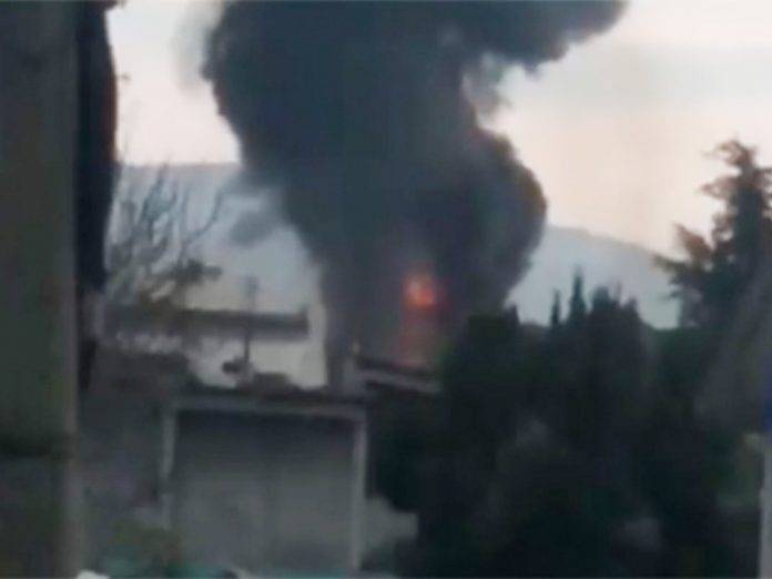 Explota bodega de huachicol en Puebla