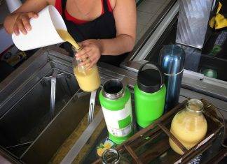 Famosa tienda de jugos hace descuento si llevas tu termo Famosa tienda de jugos hace descuento si llevas tu vaso