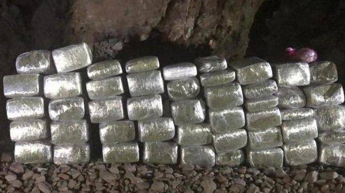 Hallan más de 1 ton. de mariguana escondida en una cueva