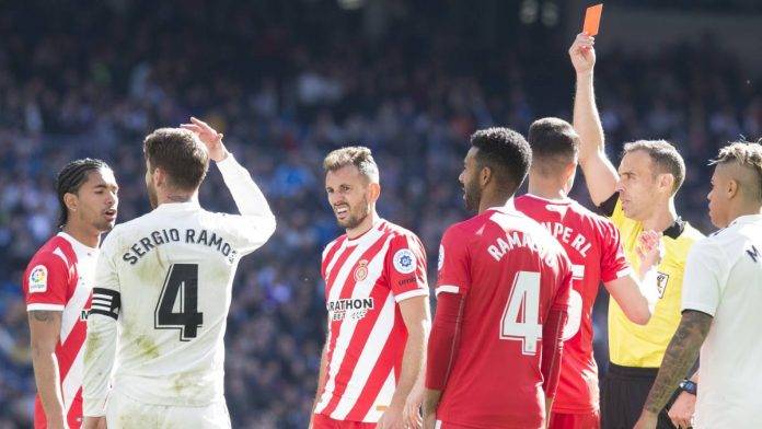 Los árbitros ya no solo amonestarán o expulsarán a los jugadores. También lo harán con integrantes del cuerpo técnico que están en zona de bancas y que hasta ahora solo eran castigos verbalmente.