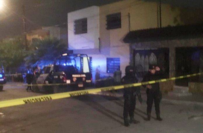 Cae niña a bote con agua y muere ahogada