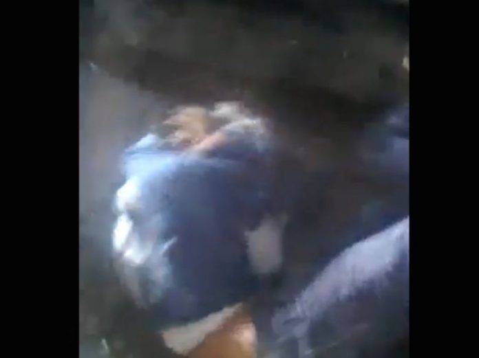 Dejan medio muerto a ladrón que atacó transporte público