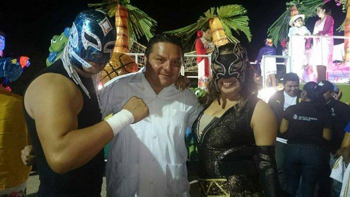 Luchadores desfilarán en Plaza Carnaval a partir de las 13 horas.