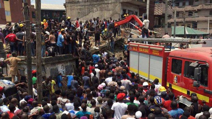 Van 12 niños muertos por derrumbe de una escuela en Nigeria