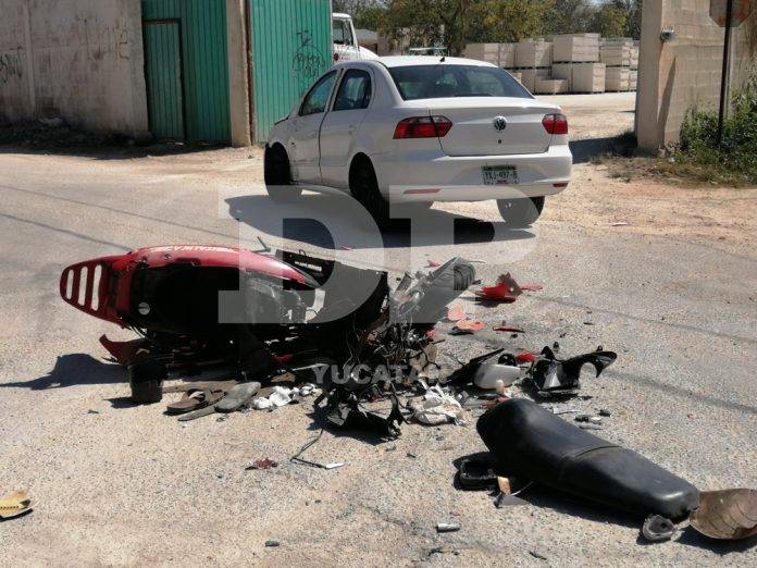La moto, destrozada y el piloto, piteado